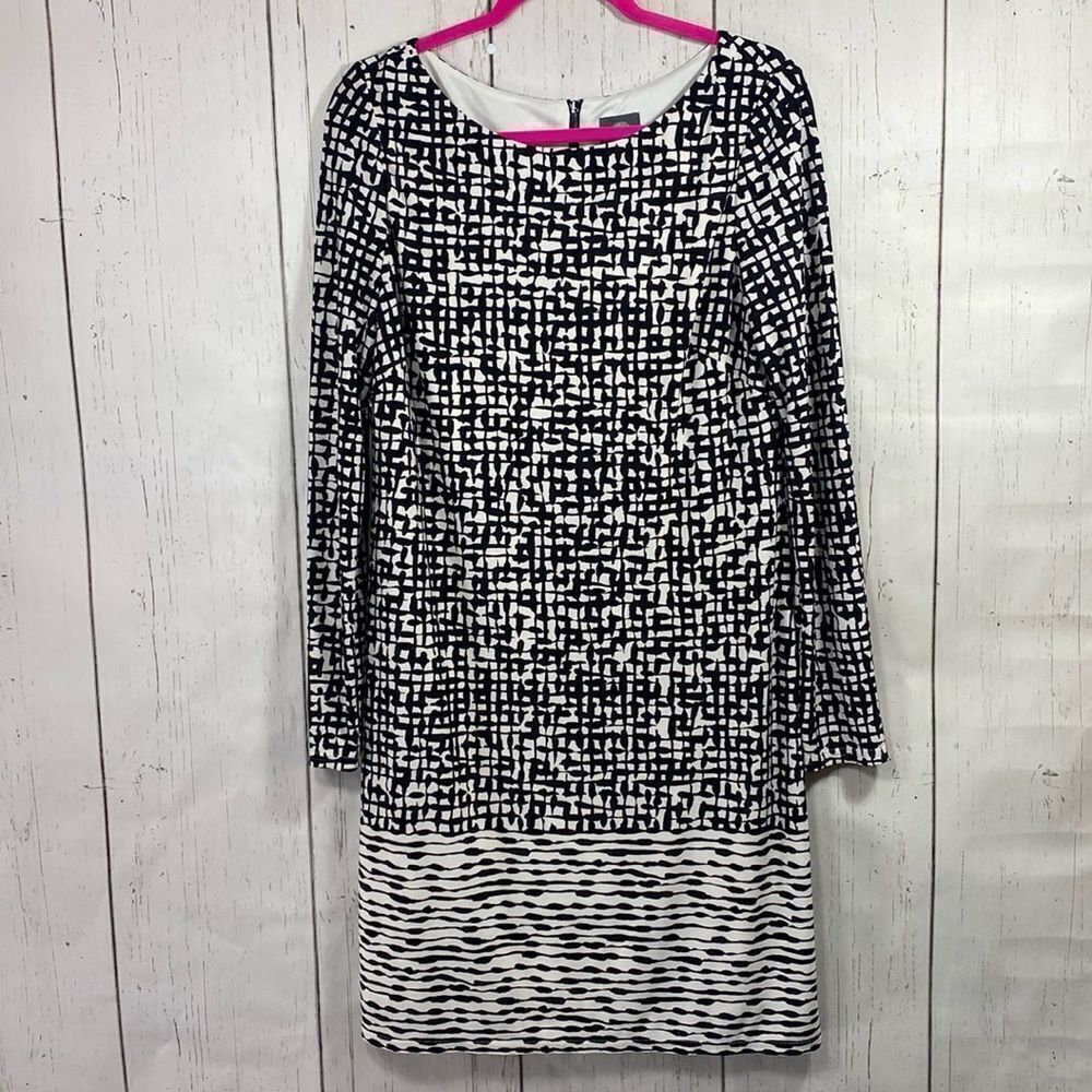 Vince Camuto Stretch Lined Body Skimming Day To Night Style. Machine Washable!
